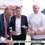 Almanya Başbakanı Merz pastayı elinden düşürdü